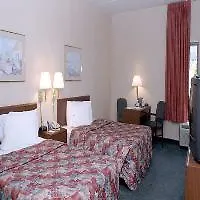 Hampton 3*